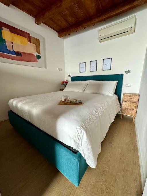 Splendido Bilocale In Via Madonnina, Zona Brera Apartment มิลาน ภายนอก รูปภาพ
