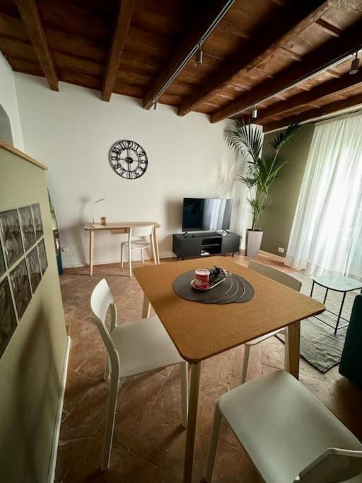 Splendido Bilocale In Via Madonnina, Zona Brera Apartment มิลาน ภายนอก รูปภาพ